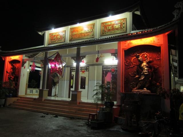 Ấm Áp Đêm Trung Thu Tại Chùa Khánh Ninh