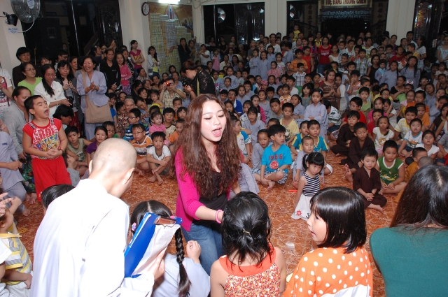 TP. HCM: Đón mừng Trung Thu tại Quan Âm tu viện