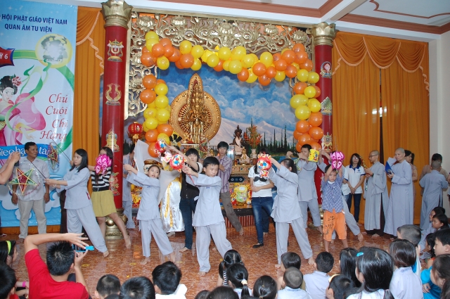 TP. HCM: Đón mừng Trung Thu tại Quan Âm tu viện