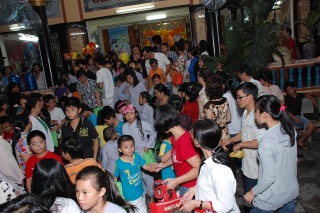 TP. HCM: Đón mừng Trung Thu tại Quan Âm tu viện