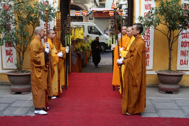 Hà Nội: Chùm ảnh đoàn Đại biểu cử hành nghi lễ cầu nguyện tại chùa Quán Sứ