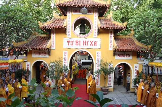 Hà Nội: Chùm ảnh đoàn Đại biểu cử hành nghi lễ cầu nguyện tại chùa Quán Sứ