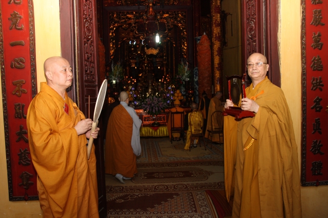 Hà Nội: Chùm ảnh đoàn Đại biểu cử hành nghi lễ cầu nguyện tại chùa Quán Sứ