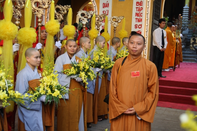 Hà Nội: Chùm ảnh đoàn Đại biểu cử hành nghi lễ cầu nguyện tại chùa Quán Sứ