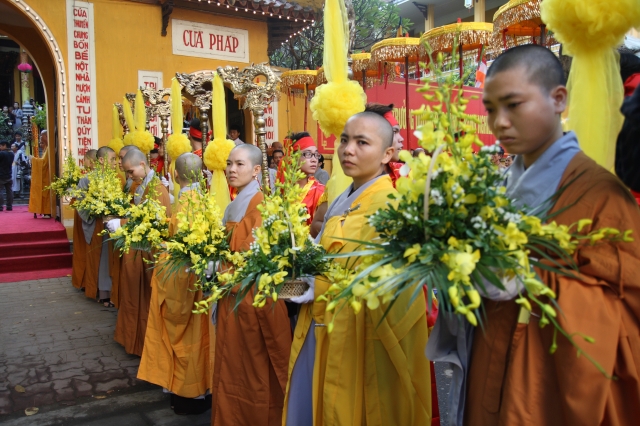 Hà Nội: Chùm ảnh đoàn Đại biểu cử hành nghi lễ cầu nguyện tại chùa Quán Sứ