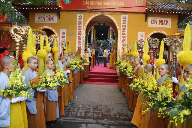 Hà Nội: Chùm ảnh đoàn Đại biểu cử hành nghi lễ cầu nguyện tại chùa Quán Sứ