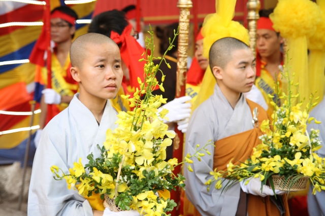 Hà Nội: Chùm ảnh đoàn Đại biểu cử hành nghi lễ cầu nguyện tại chùa Quán Sứ