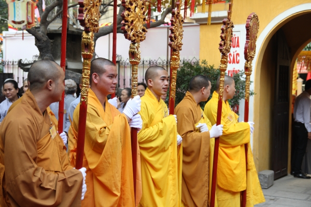 Hà Nội: Chùm ảnh đoàn Đại biểu cử hành nghi lễ cầu nguyện tại chùa Quán Sứ