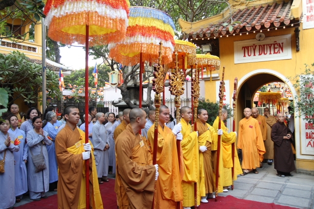 Hà Nội: Chùm ảnh đoàn Đại biểu cử hành nghi lễ cầu nguyện tại chùa Quán Sứ