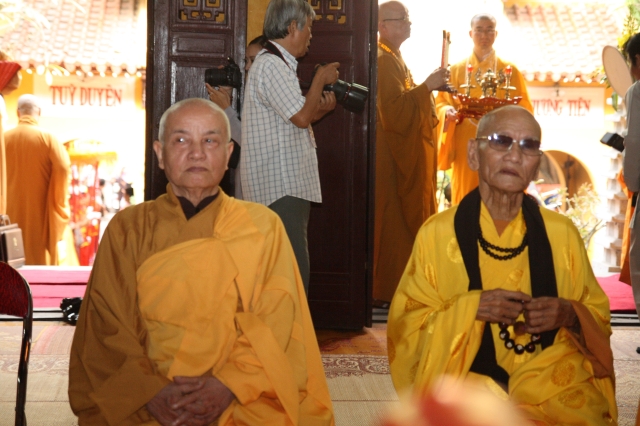 Hà Nội: Chùm ảnh đoàn Đại biểu cử hành nghi lễ cầu nguyện tại chùa Quán Sứ