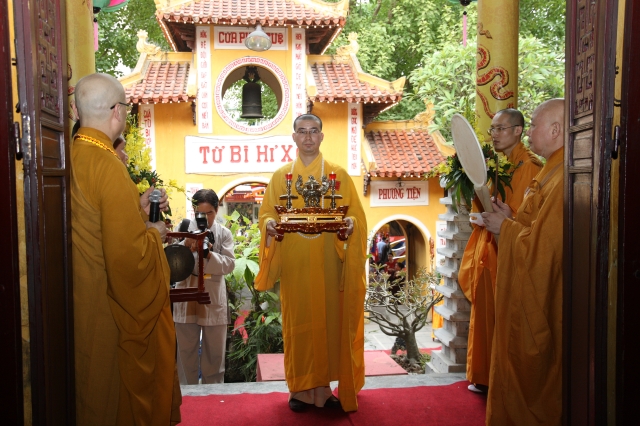 Hà Nội: Chùm ảnh đoàn Đại biểu cử hành nghi lễ cầu nguyện tại chùa Quán Sứ