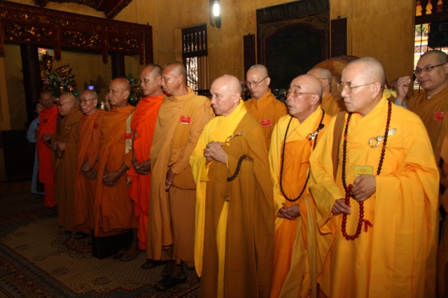 Hà Nội: Chùm ảnh đoàn Đại biểu cử hành nghi lễ cầu nguyện tại chùa Quán Sứ