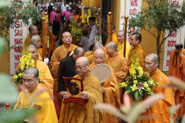 Hà Nội: Chùm ảnh đoàn Đại biểu cử hành nghi lễ cầu nguyện tại chùa Quán Sứ