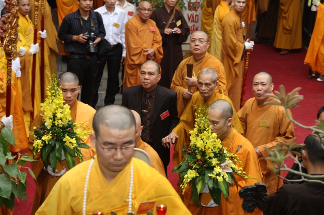 Hà Nội: Chùm ảnh đoàn Đại biểu cử hành nghi lễ cầu nguyện tại chùa Quán Sứ