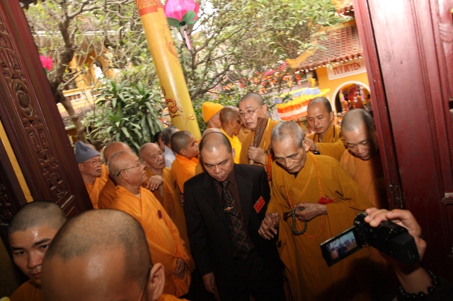 Hà Nội: Chùm ảnh đoàn Đại biểu cử hành nghi lễ cầu nguyện tại chùa Quán Sứ