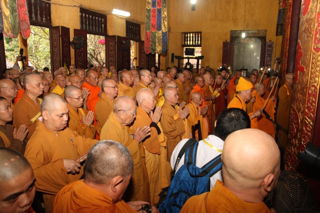 Hà Nội: Chùm ảnh đoàn Đại biểu cử hành nghi lễ cầu nguyện tại chùa Quán Sứ