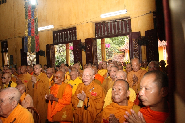 Hà Nội: Chùm ảnh đoàn Đại biểu cử hành nghi lễ cầu nguyện tại chùa Quán Sứ