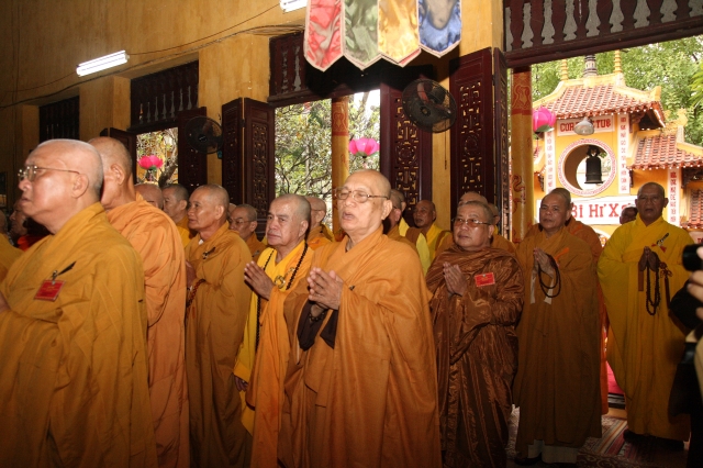 Hà Nội: Chùm ảnh đoàn Đại biểu cử hành nghi lễ cầu nguyện tại chùa Quán Sứ