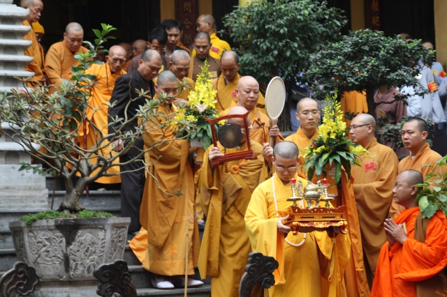 Hà Nội: Chùm ảnh đoàn Đại biểu cử hành nghi lễ cầu nguyện tại chùa Quán Sứ