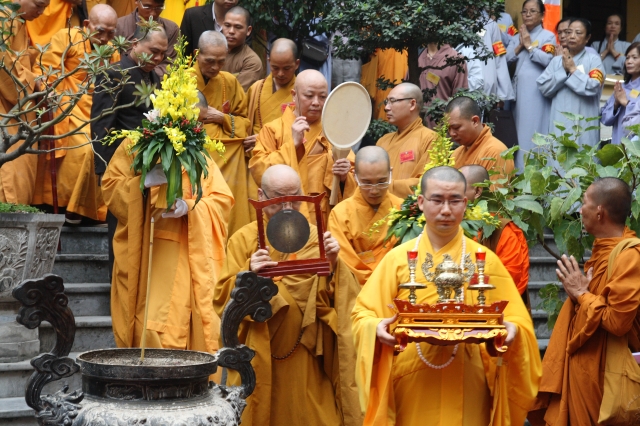 Hà Nội: Thiêng liêng, hoành tráng nghi lễ cung rước chư tôn đức giáo phẩm quang lâm