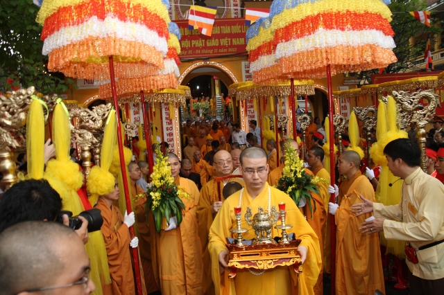 Hà Nội: Thiêng liêng, hoành tráng nghi lễ cung rước chư tôn đức giáo phẩm quang lâm