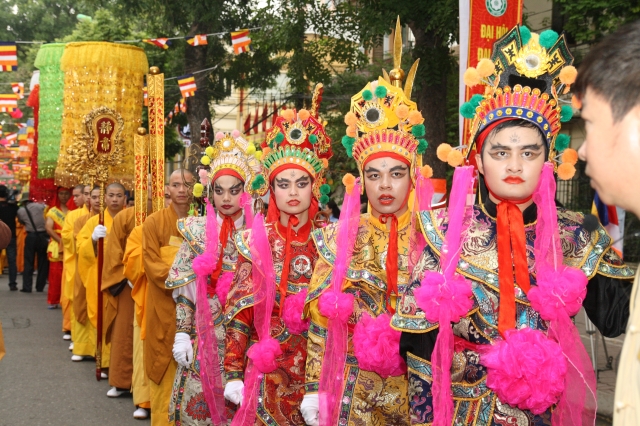 Hà Nội: Thiêng liêng, hoành tráng nghi lễ cung rước chư tôn đức giáo phẩm quang lâm
