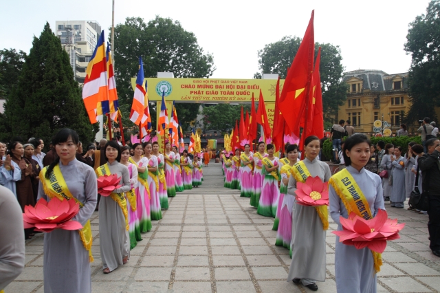 Hà Nội: Thiêng liêng, hoành tráng nghi lễ cung rước chư tôn đức giáo phẩm quang lâm