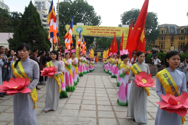 Hà Nội: Thiêng liêng, hoành tráng nghi lễ cung rước chư tôn đức giáo phẩm quang lâm
