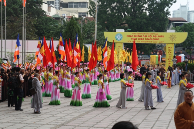 Hà Nội: Thiêng liêng, hoành tráng nghi lễ cung rước chư tôn đức giáo phẩm quang lâm