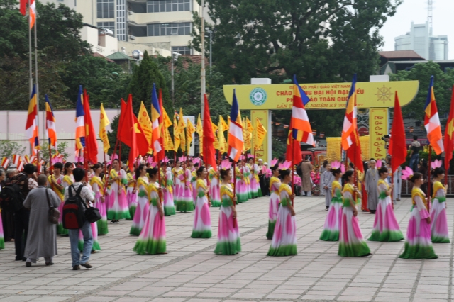 Hà Nội: Thiêng liêng, hoành tráng nghi lễ cung rước chư tôn đức giáo phẩm quang lâm