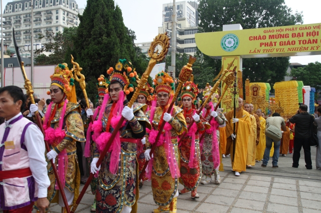 Hà Nội: Thiêng liêng, hoành tráng nghi lễ cung rước chư tôn đức giáo phẩm quang lâm