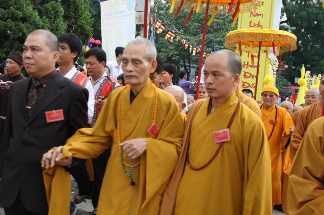 Hà Nội: Thiêng liêng, hoành tráng nghi lễ cung rước chư tôn đức giáo phẩm quang lâm