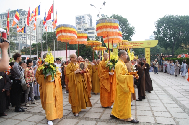 Hà Nội: Thiêng liêng, hoành tráng nghi lễ cung rước chư tôn đức giáo phẩm quang lâm