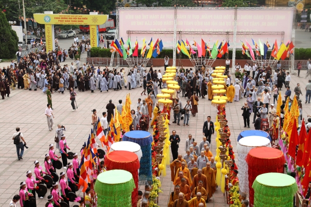 Hà Nội: Thiêng liêng, hoành tráng nghi lễ cung rước chư tôn đức giáo phẩm quang lâm