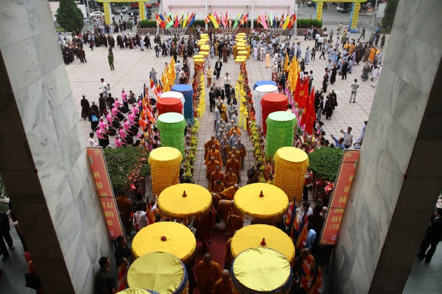 Hà Nội: Thiêng liêng, hoành tráng nghi lễ cung rước chư tôn đức giáo phẩm quang lâm