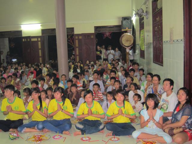 Ấm Áp Đêm Trung Thu Tại Chùa Khánh Ninh