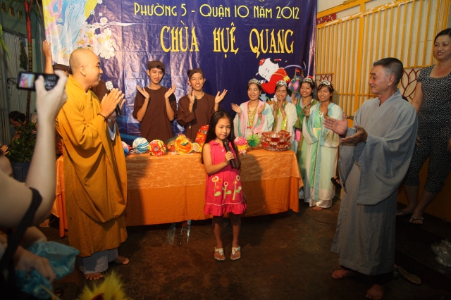TP. HCM: Chùa Huệ Quang rộn ràng với đêm hội Trung Thu