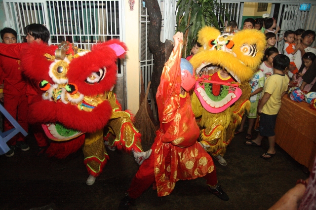 TP. HCM: Chùa Huệ Quang rộn ràng với đêm hội Trung Thu