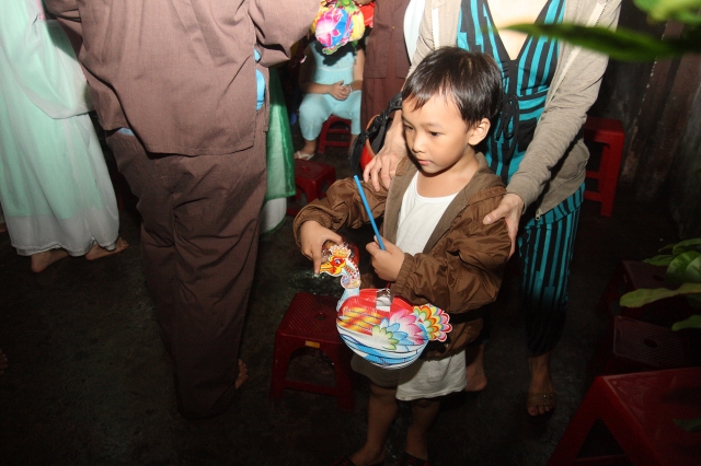 TP. HCM: Chùa Huệ Quang rộn ràng với đêm hội Trung Thu