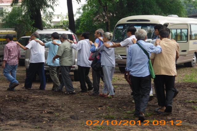 Bình Dương: Trao tặng quà đến người khiếm thị nhân mùa Trung Thu