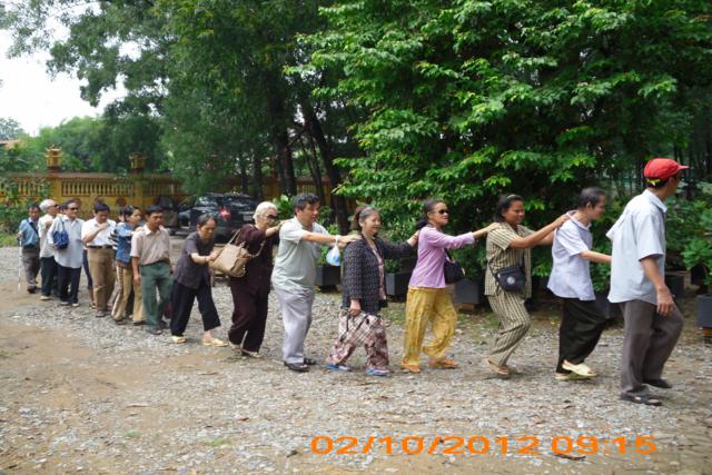 Bình Dương: Trao tặng quà đến người khiếm thị nhân mùa Trung Thu