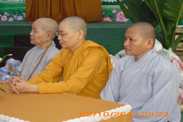 Bình Dương: Trao tặng quà đến người khiếm thị nhân mùa Trung Thu