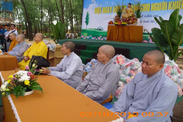 Bình Dương: Trao tặng quà đến người khiếm thị nhân mùa Trung Thu