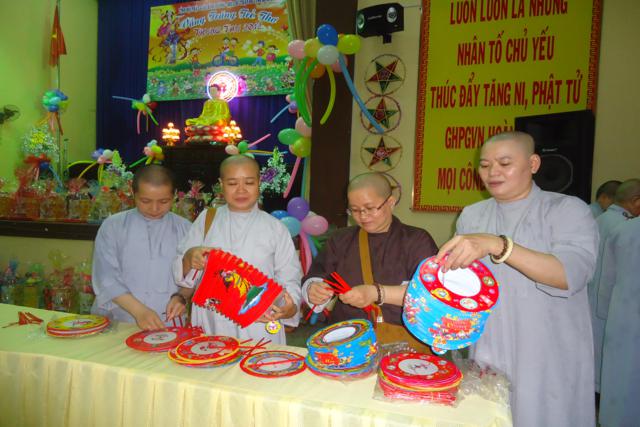 Bình Dương: Ban Trị Sự Phật Giáo tổ chức chương trình Vầng Trăng Trẻ Thơ