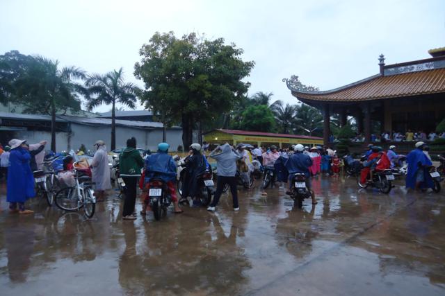 Bình Dương: Ban Trị Sự Phật Giáo tổ chức chương trình Vầng Trăng Trẻ Thơ