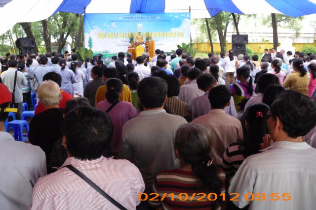 Bình Dương: Trao tặng quà đến người khiếm thị nhân mùa Trung Thu