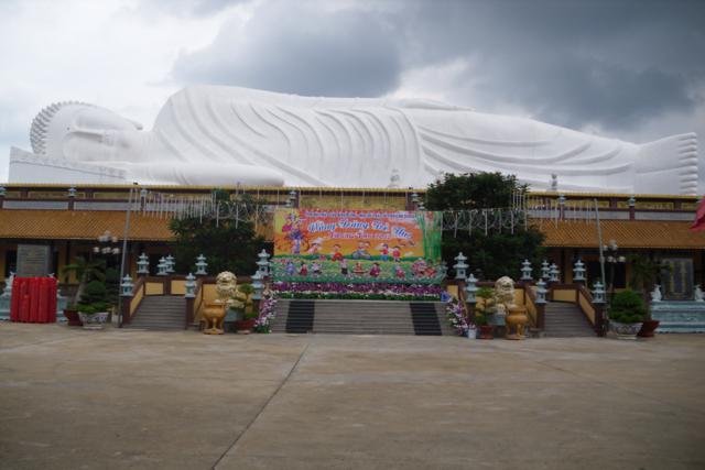 Bình Dương: Ban Trị Sự Phật Giáo tổ chức chương trình Vầng Trăng Trẻ Thơ