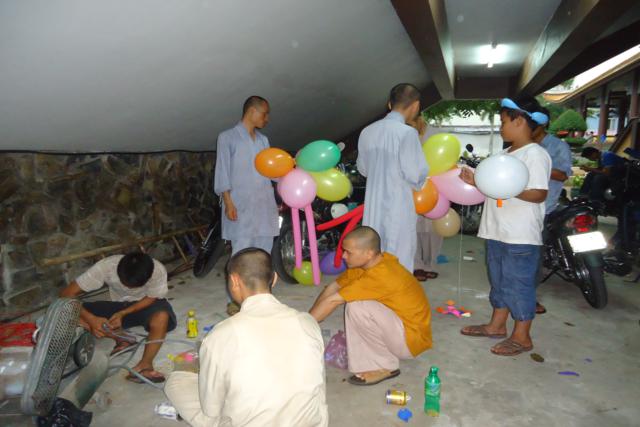 Bình Dương: Ban Trị Sự Phật Giáo tổ chức chương trình Vầng Trăng Trẻ Thơ