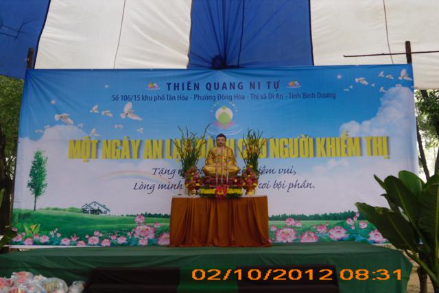 Bình Dương: Trao tặng quà đến người khiếm thị nhân mùa Trung Thu