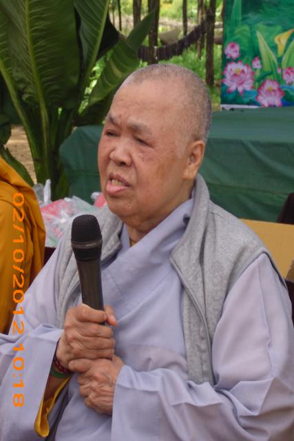 Bình Dương: Trao tặng quà đến người khiếm thị nhân mùa Trung Thu